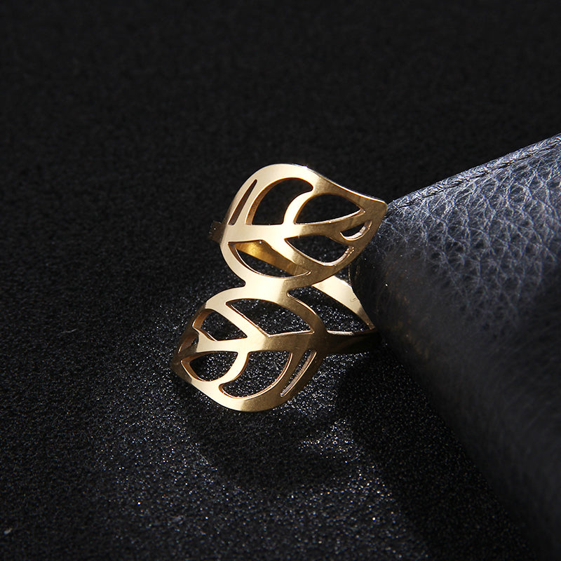 Double Leaf Ring